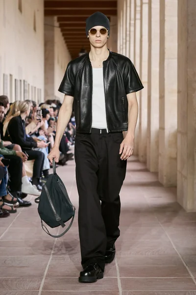 Look 35
